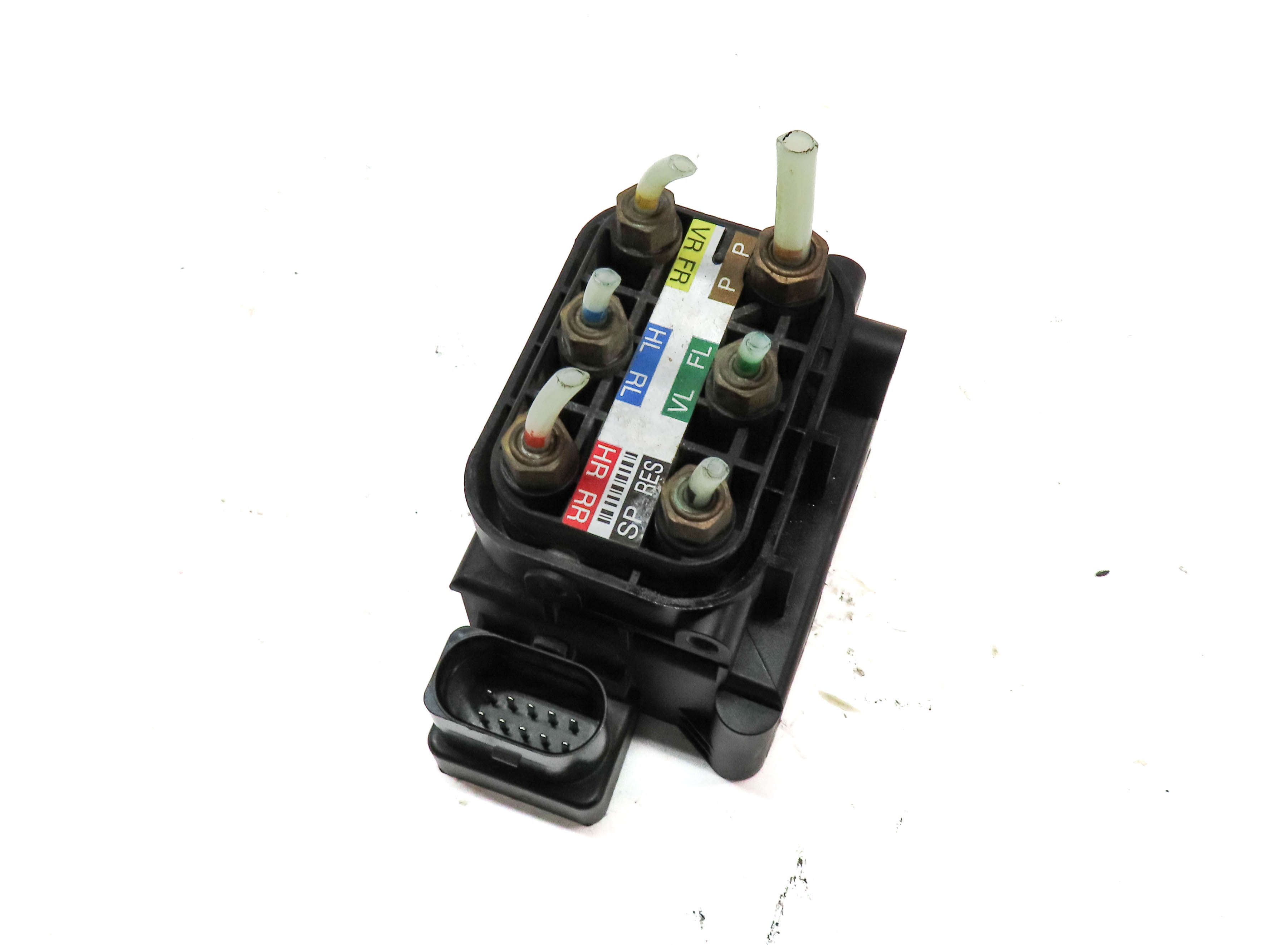 2013 MERCEDES GL350 (X166) AIR RIDE SUSPENSION AIR TRANSFER VALVE BLOCK — exact item pictured